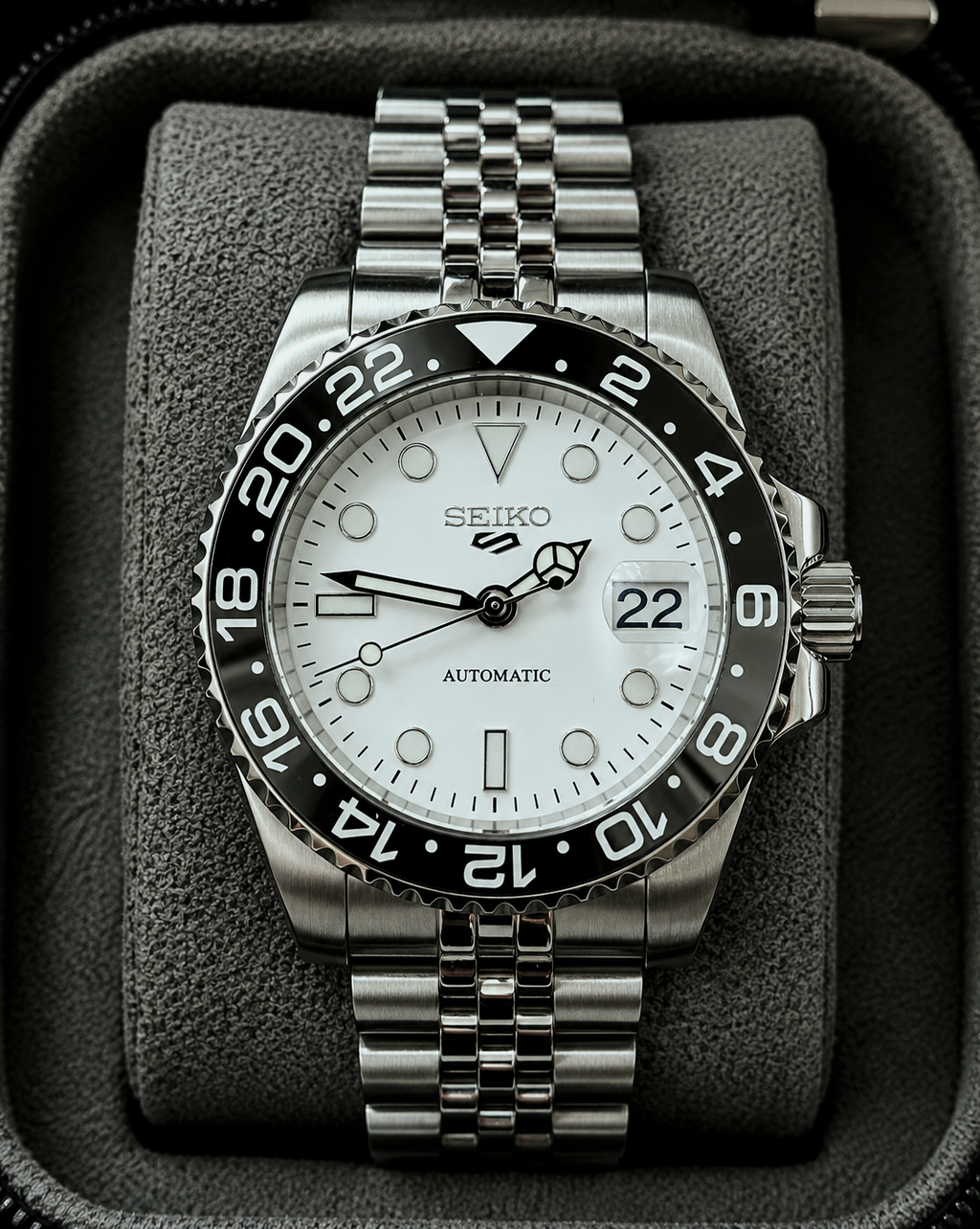 Nomad GMT - Polar Silver | Desert MODS Atelier