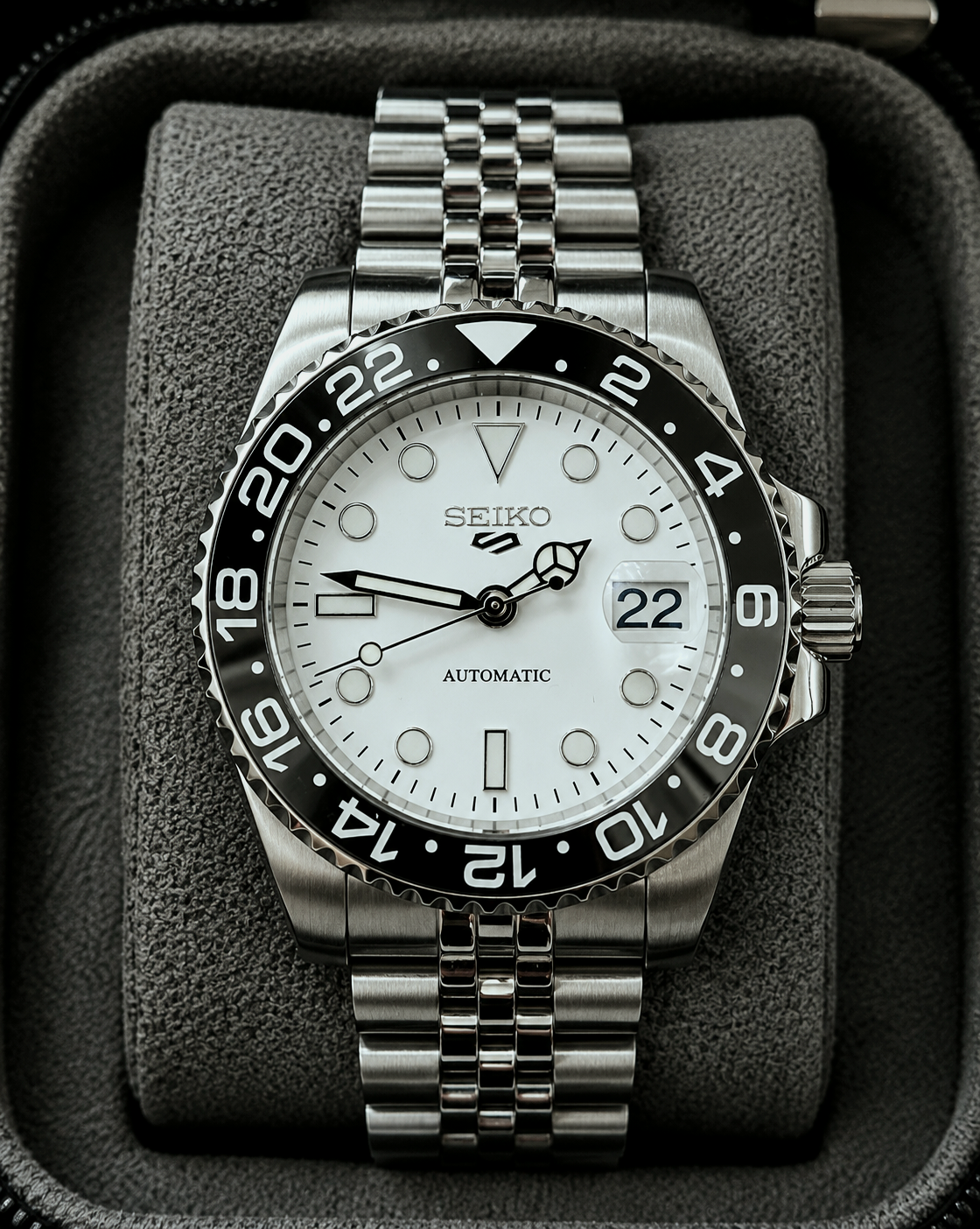 Nomad GMT - Polar Silver | Desert MODS Atelier